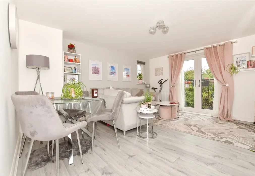 Lounge/ Diner - Fife Way, Aylesham, Canterbury, Kent - Wards of Kent