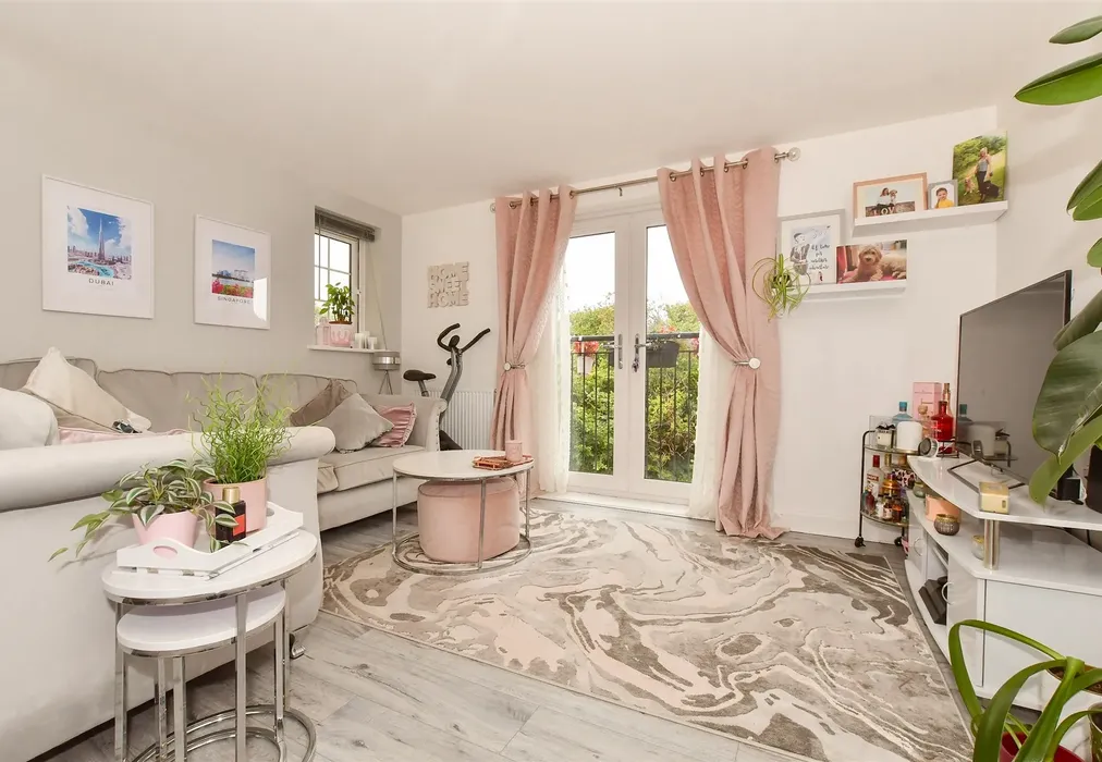 Lounge/ Diner - Fife Way, Aylesham, Canterbury, Kent - Wards of Kent