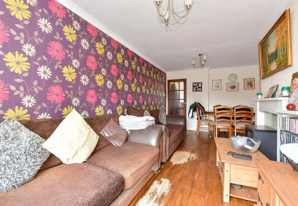 Lounge - St. David's Avenue, Aycliffe, Dover, Kent - Wards of Kent