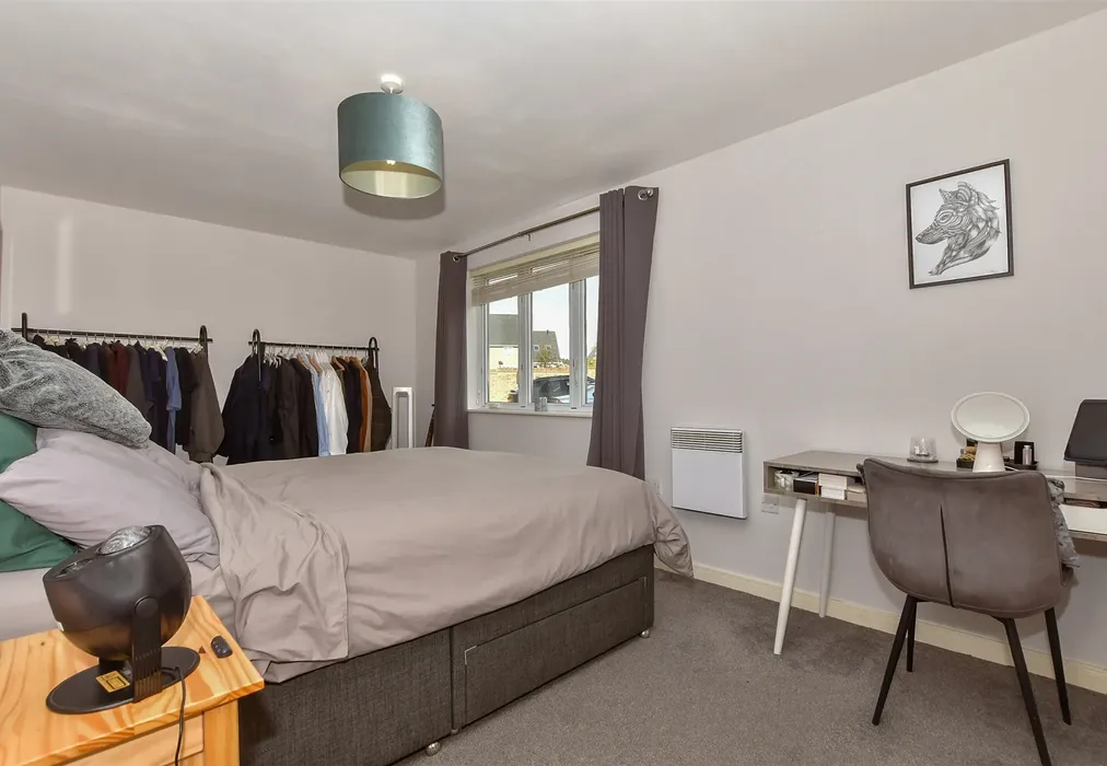 Bedroom 1 - Poynder Drive, Holborough Lakes, Kent - Wards of Kent