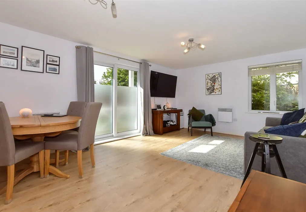 Lounge/Diner - Poynder Drive, Holborough Lakes, Kent - Wards of Kent