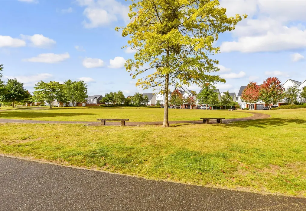 Surrounding Area - Poynder Drive, Holborough Lakes, Kent - Wards of Kent