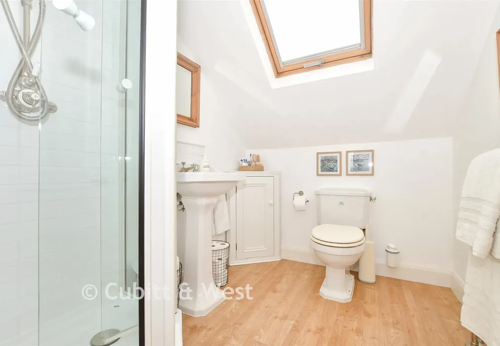 Shower Room - Balcombe Gardens, Horley, Surrey - Wards of Kent