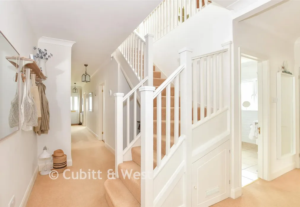 Hallway - Balcombe Gardens, Horley, Surrey - Wards of Kent