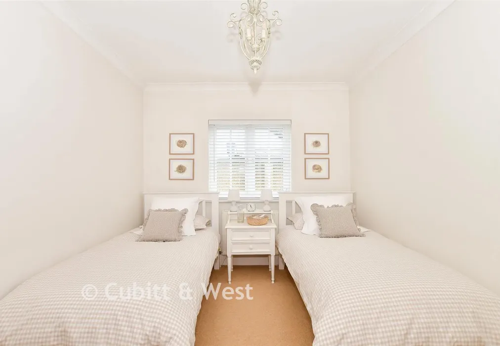 Bedroom 3 - Balcombe Gardens, Horley, Surrey - Wards of Kent