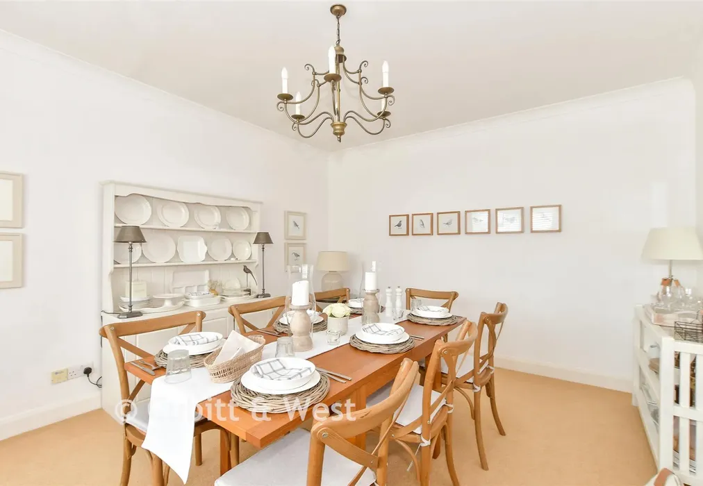 Dining Room - Balcombe Gardens, Horley, Surrey - Wards of Kent