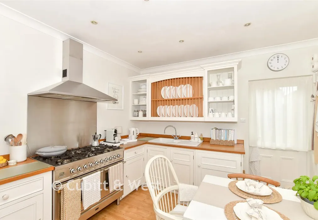 Kitchen/ Breakfast Room - Balcombe Gardens, Horley, Surrey - Wards of Kent