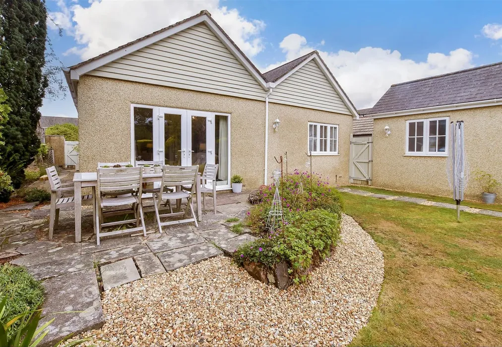 Rear Garden - Balcombe Gardens, Horley, Surrey - Wards of Kent
