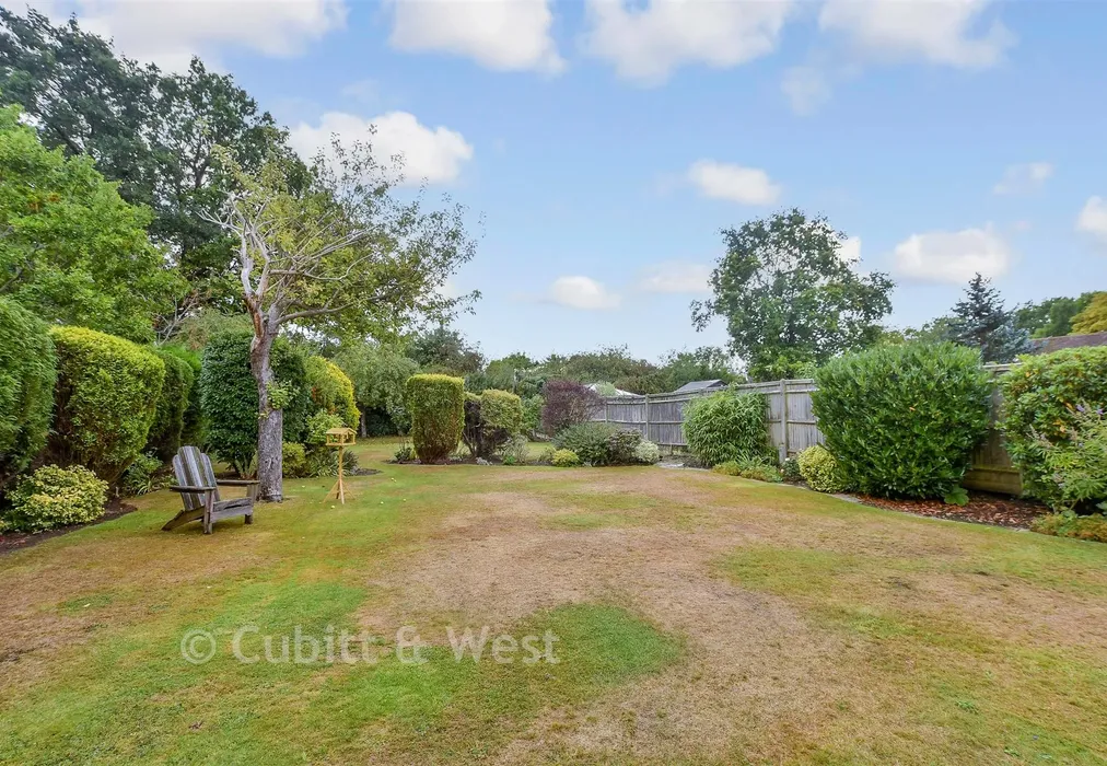 Rear Garden - Balcombe Gardens, Horley, Surrey - Wards of Kent
