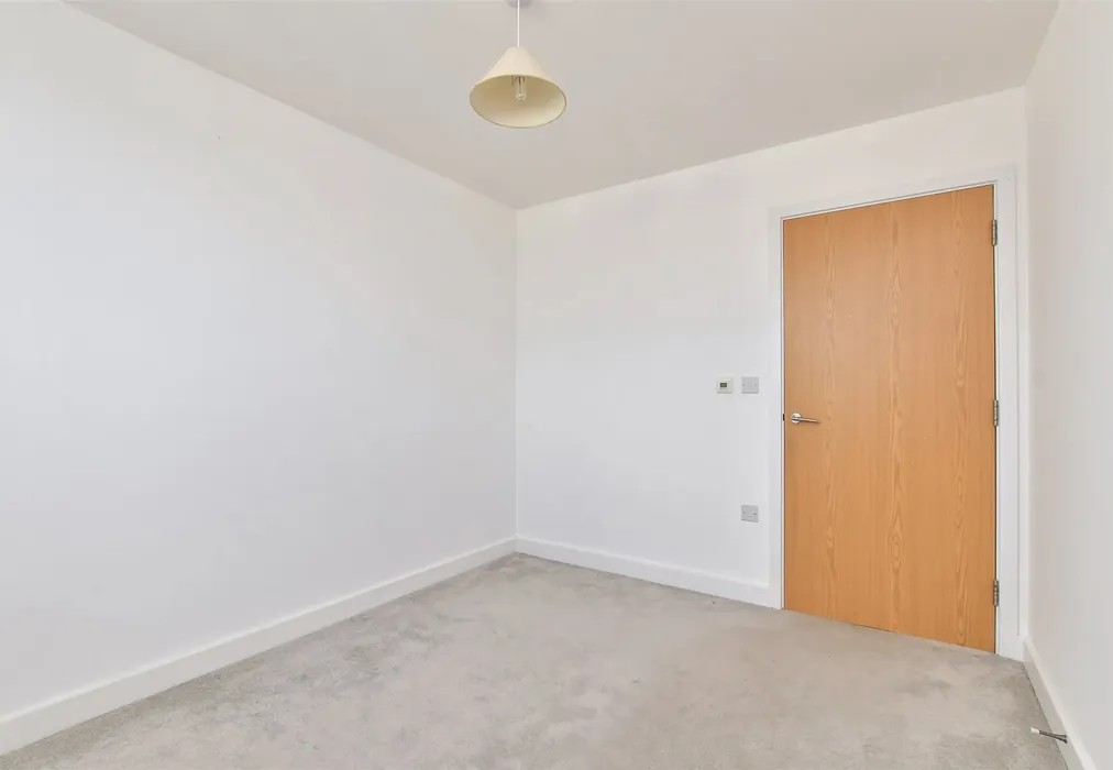 Bedroom 2 - The Waterfront, Worthing, West Sussex - Wards of Kent