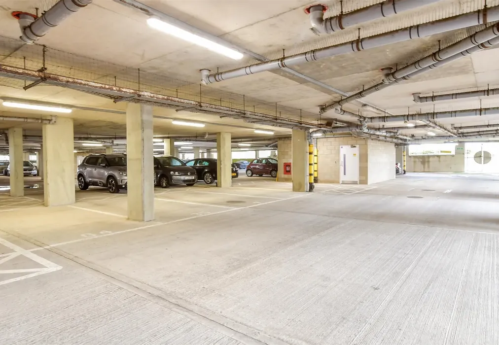 Driveway/Parking - The Waterfront, Worthing, West Sussex - Wards of Kent