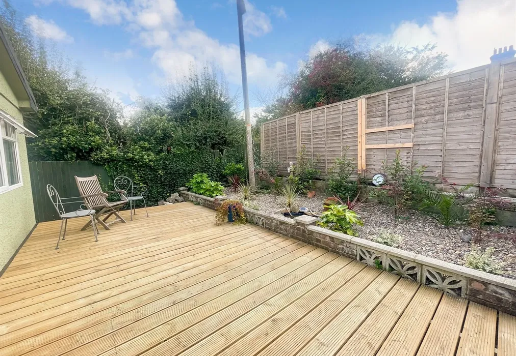 Garden - Lower Road, East Farleigh, Maidstone, Kent - Wards of Kent