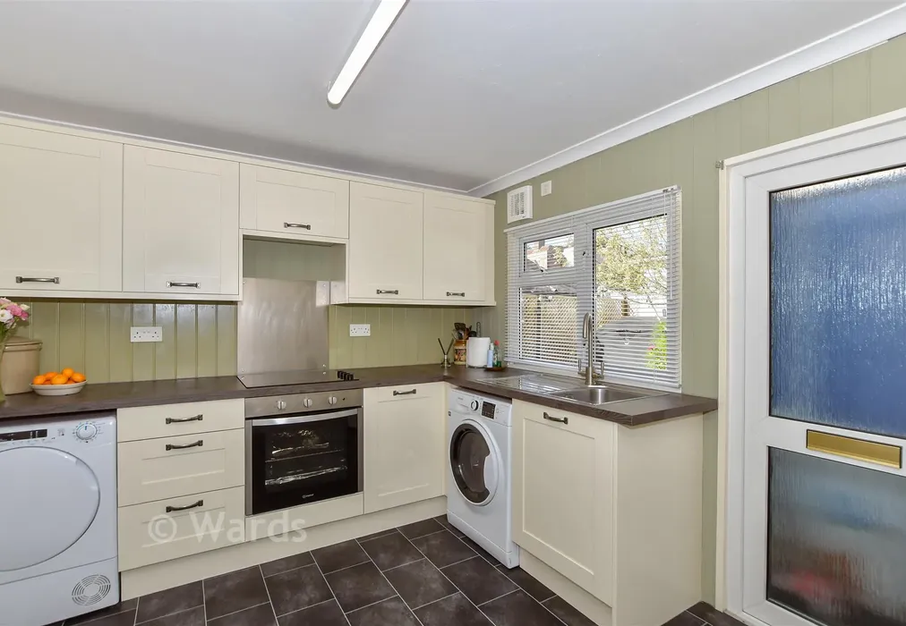 Kitchen - Lower Road, East Farleigh, Maidstone, Kent - Wards of Kent