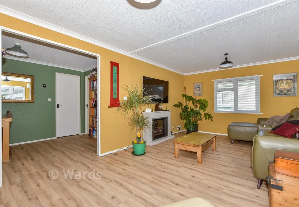 Lounge - Lower Road, East Farleigh, Maidstone, Kent - Wards of Kent