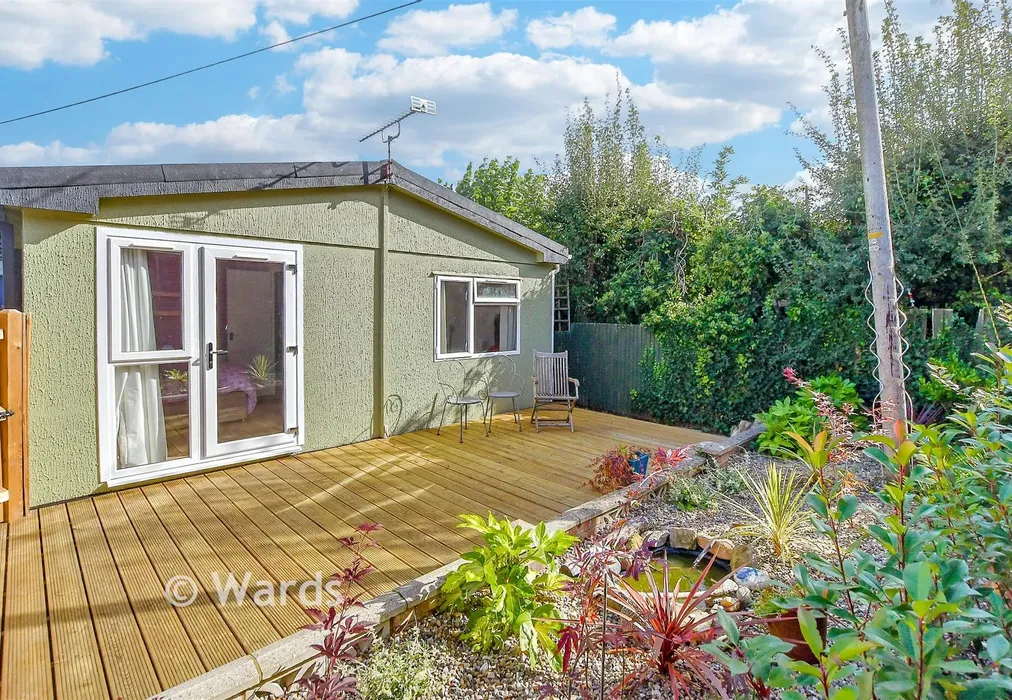Rear Garden - Lower Road, East Farleigh, Maidstone, Kent - Wards of Kent