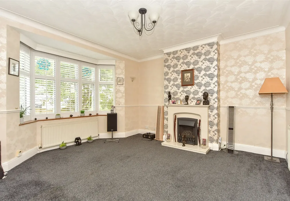 Lounge - Osprey Avenue, Darland, Chatham, Kent - Wards of Kent