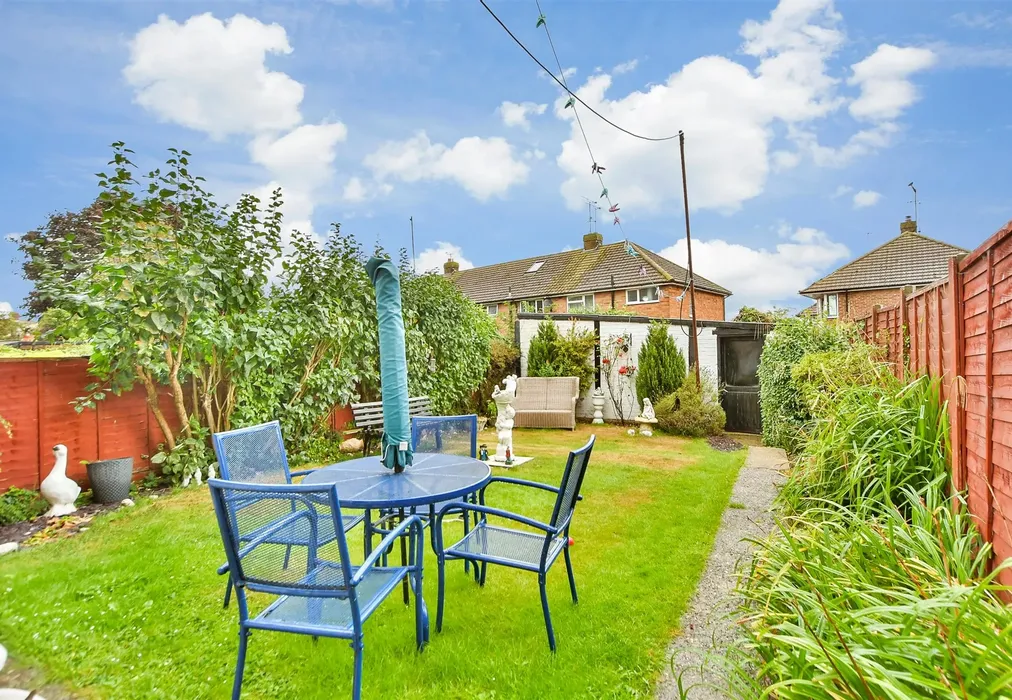 Rear Garden - Northumberland Avenue, Rainham, Gillingham, Kent - Wards of Kent