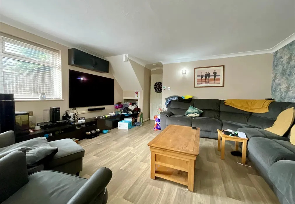 Lounge - Masefield Road, Larkfield, Aylesford, Kent - Wards of Kent