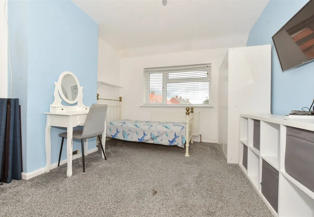Bedroom 1 - Brenchley Avenue, Deal, Kent - Wards of Kent