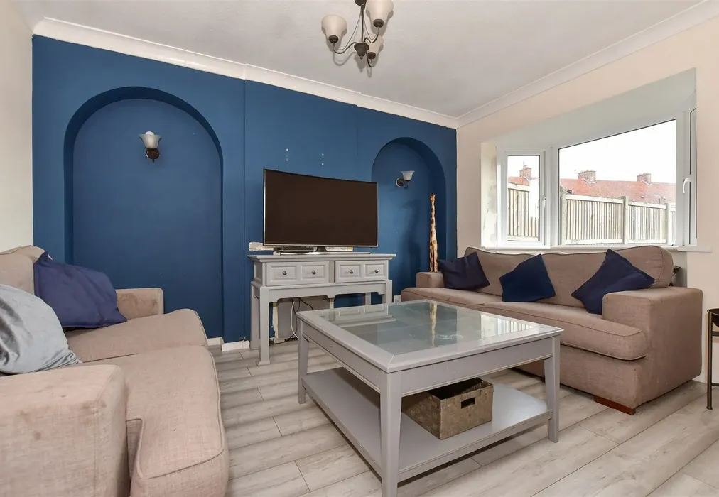 Lounge - Brenchley Avenue, Deal, Kent - Wards of Kent