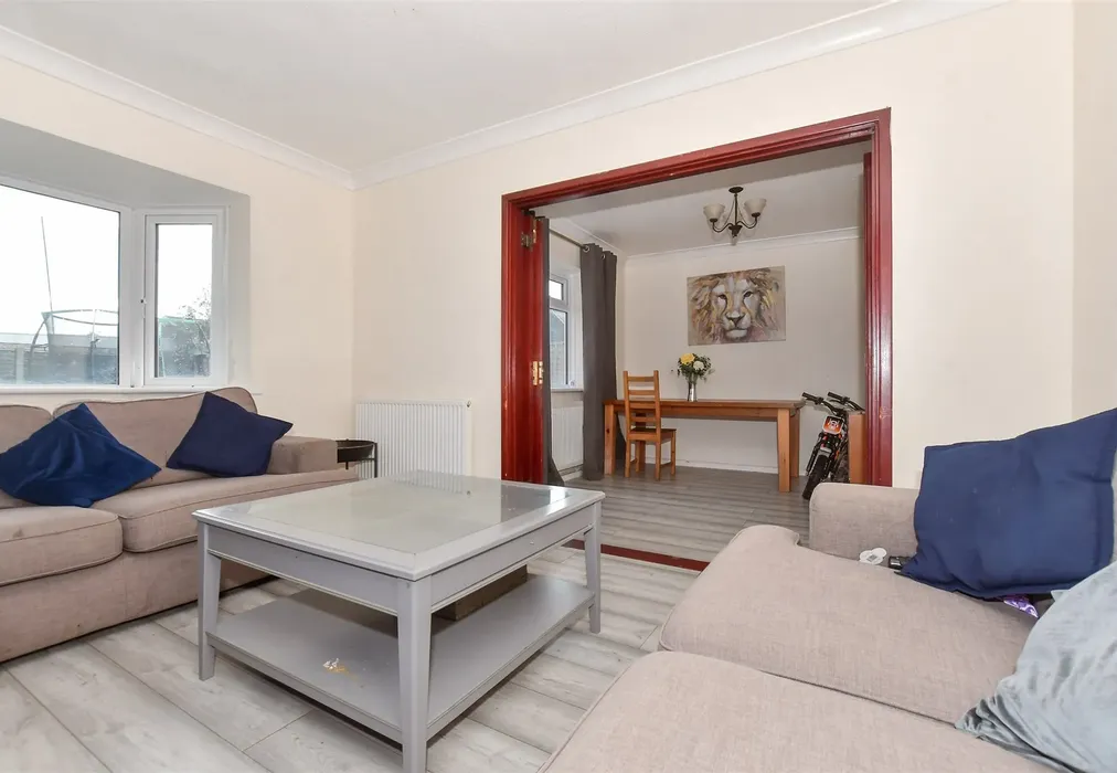 Lounge - Brenchley Avenue, Deal, Kent - Wards of Kent