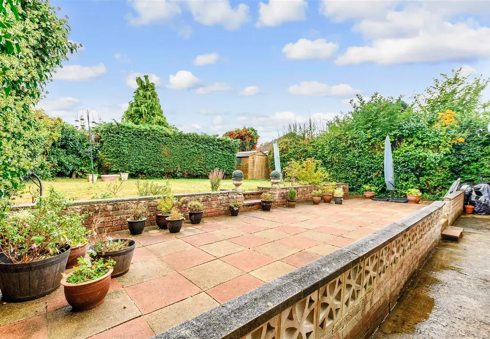 Patio / Decking - New Road, Meopham, Kent - Wards of Kent