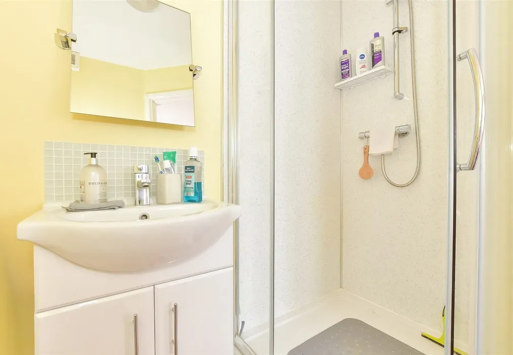 En-Suite Shower Room - Park Road, Herne Bay, Kent - Wards of Kent