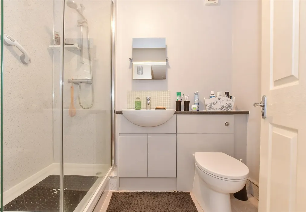 Shower Room - Park Road, Herne Bay, Kent - Wards of Kent