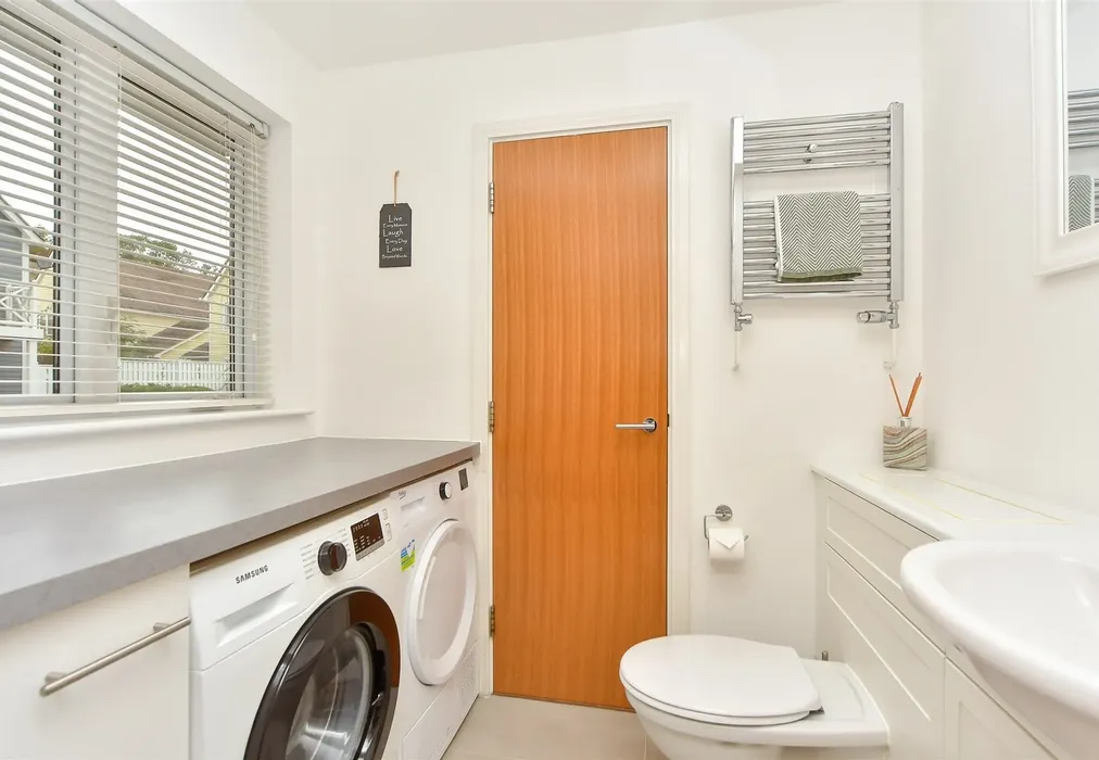 Utility Room - Poynder Drive, Snodland, Kent - Wards of Kent