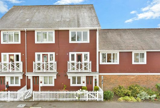 Poynder Drive, Snodland, Kent - Wards of Kent