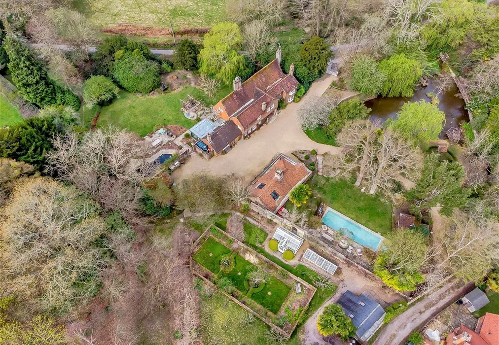 Area Shot - Framfield Road, Buxted, Uckfield, East Sussex - Wards of Kent