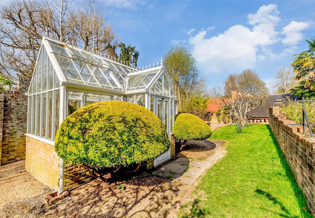 Greenhouse - Framfield Road, Buxted, Uckfield, East Sussex - Wards of Kent