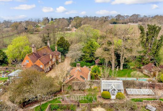 Framfield Road, Buxted, Uckfield, East Sussex - Wards of Kent