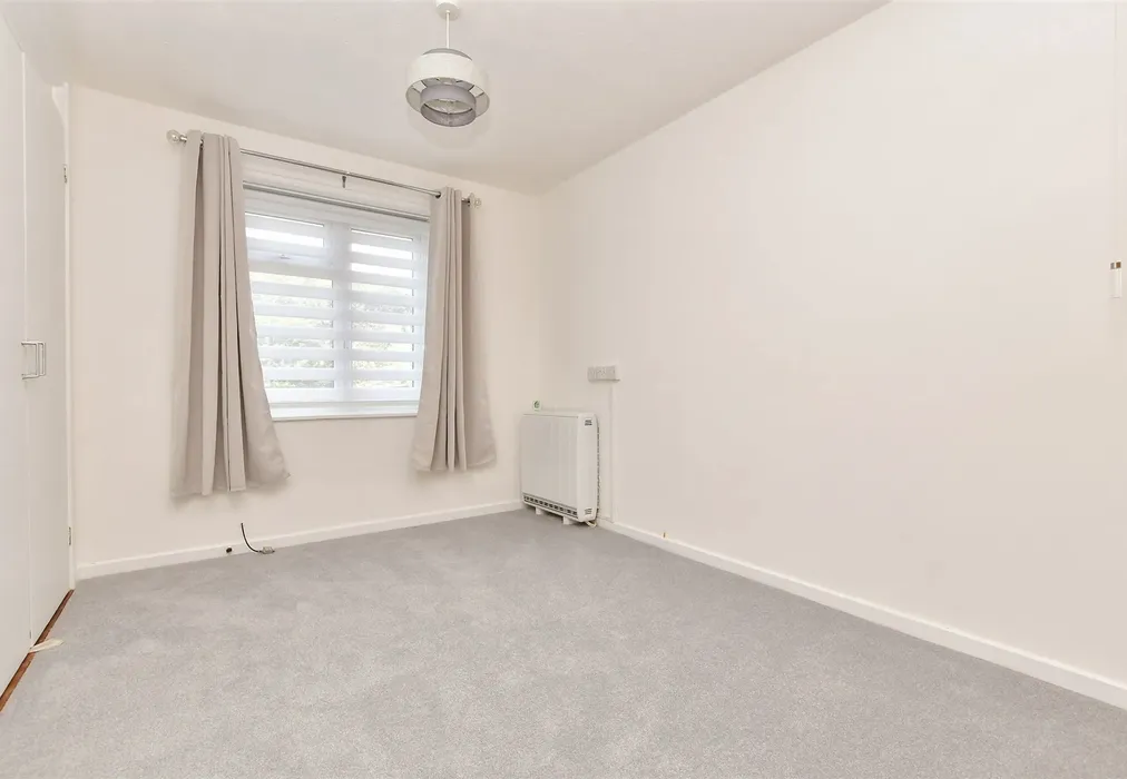 Bedroom - Henbit Close, Tadworth, Surrey - Wards of Kent