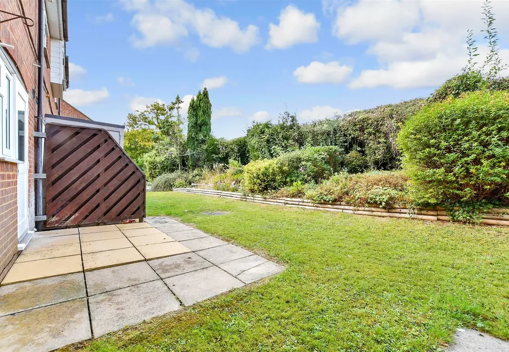Patio / Decking - Henbit Close, Tadworth, Surrey - Wards of Kent