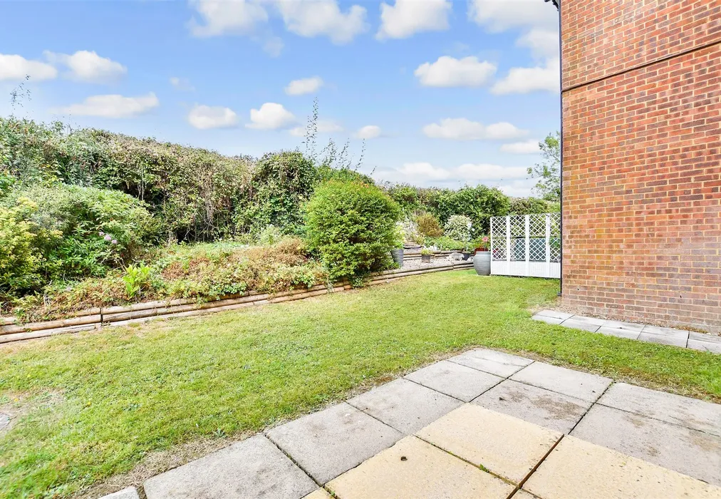 Patio / Decking - Henbit Close, Tadworth, Surrey - Wards of Kent