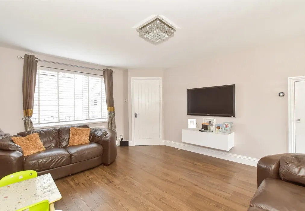 Lounge - Fern Drive, Havant, Hampshire - Wards of Kent