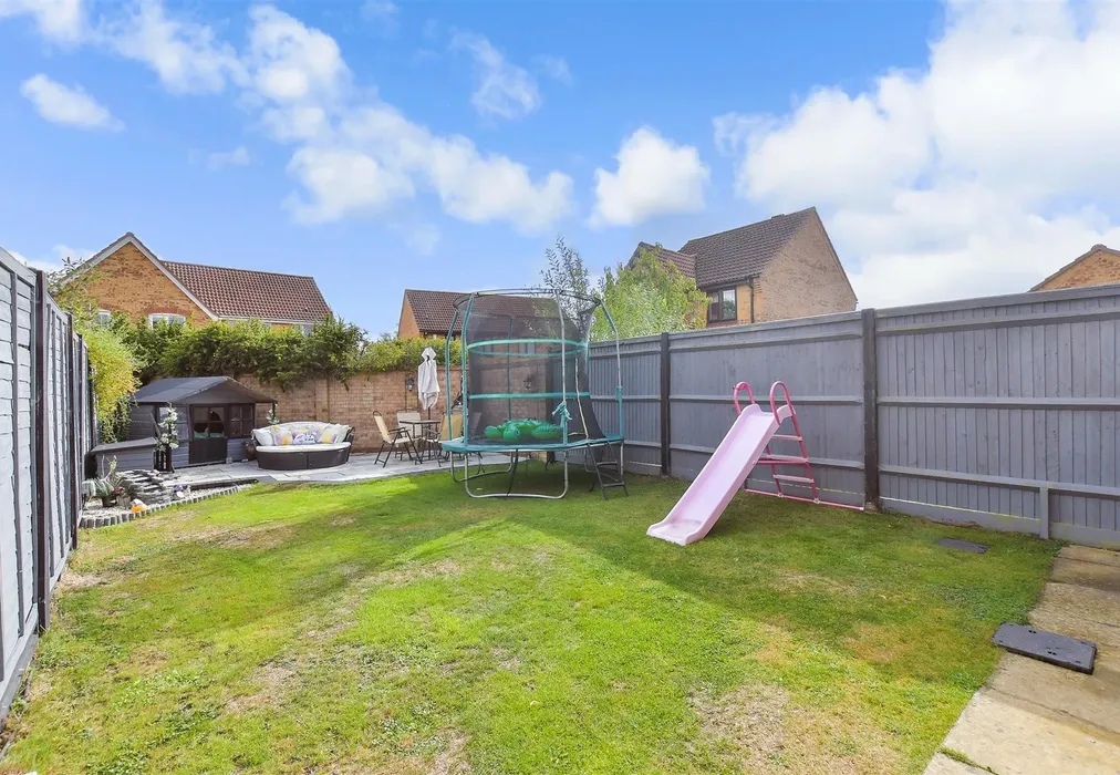 Rear Garden - Fern Drive, Havant, Hampshire - Wards of Kent