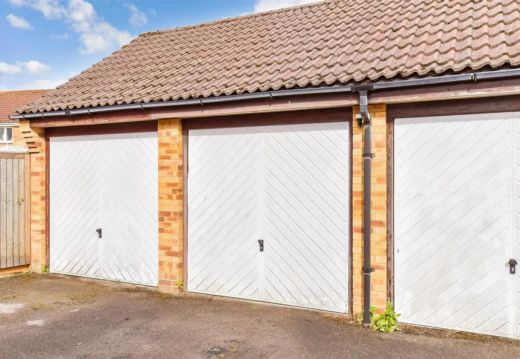 Garage - Fern Drive, Havant, Hampshire - Wards of Kent