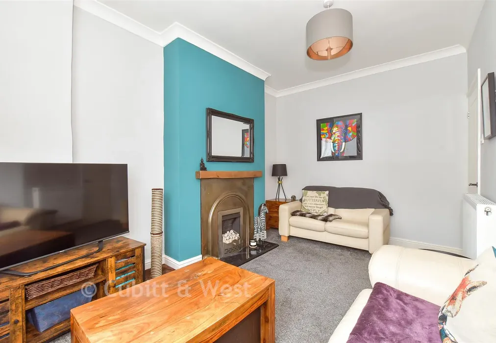 Lounge - Chichester Road, Portsmouth, Hampshire - Wards of Kent