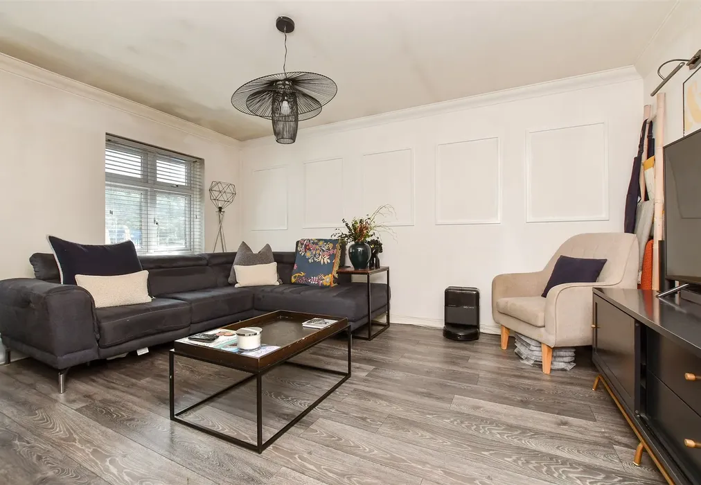 Kitchen / Lounge - Brighton Road, Hooley, Coulsdon, Surrey - Wards of Kent