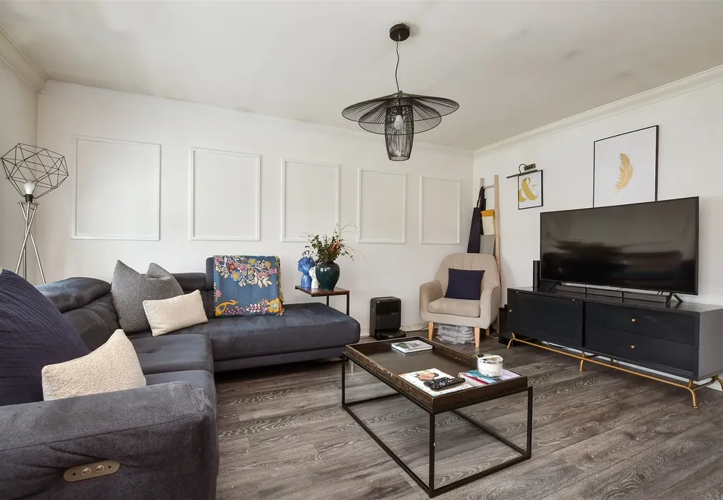 Kitchen / Lounge - Brighton Road, Hooley, Coulsdon, Surrey - Wards of Kent
