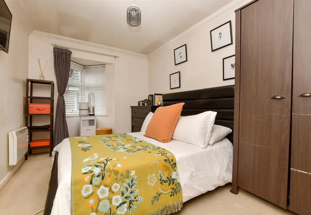 Bedroom 2 - Brighton Road, Hooley, Coulsdon, Surrey - Wards of Kent