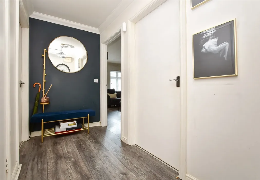 Entrance Hall - Brighton Road, Hooley, Coulsdon, Surrey - Wards of Kent