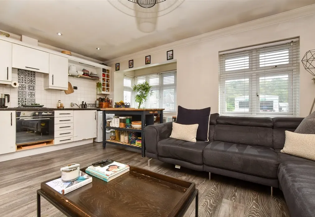 Kitchen / Lounge - Brighton Road, Hooley, Coulsdon, Surrey - Wards of Kent