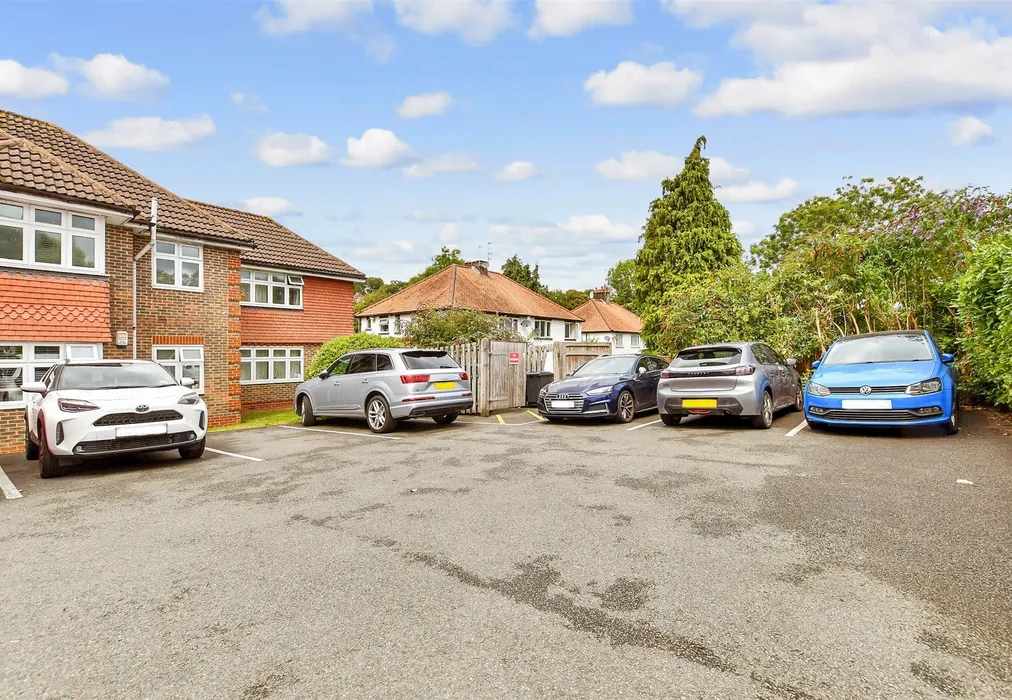 Driveway/Parking - Brighton Road, Hooley, Coulsdon, Surrey - Wards of Kent
