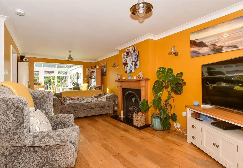 Lounge - Snapes Road, Storrington, West Sussex - Wards of Kent