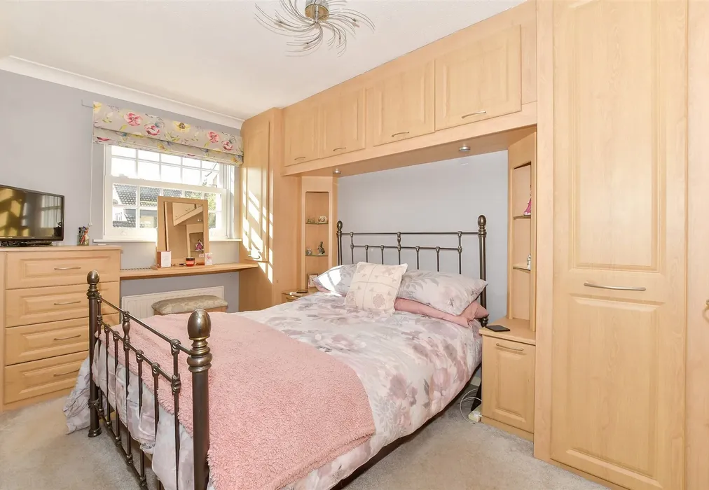 Bedroom 1 - Snapes Road, Storrington, West Sussex - Wards of Kent