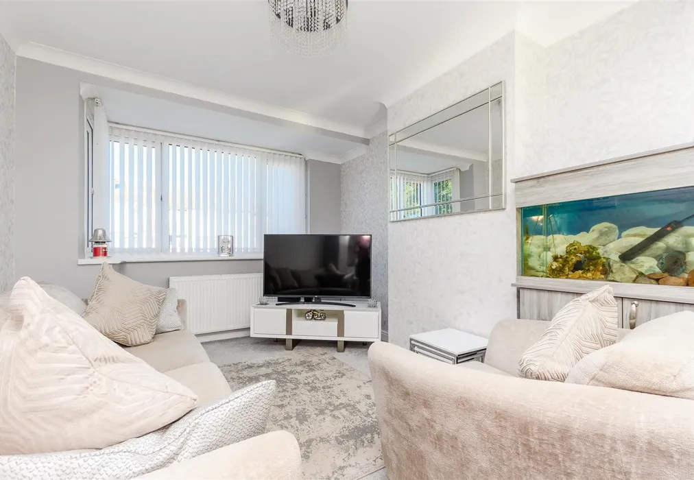 Lounge - Binland Grove, Chatham, Kent - Wards of Kent