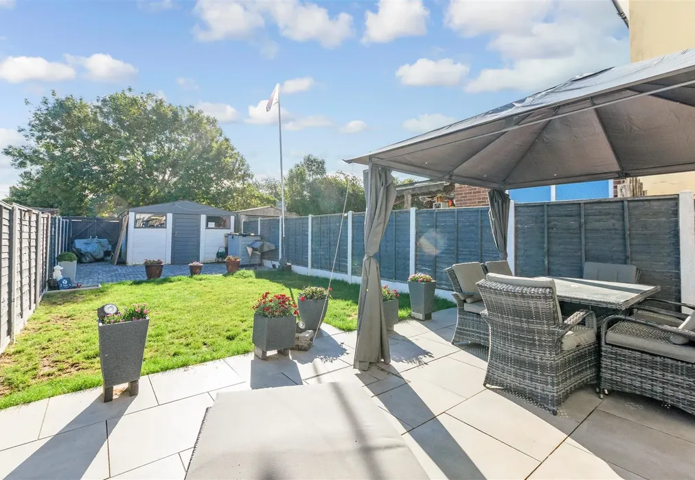 Rear Garden - Binland Grove, Chatham, Kent - Wards of Kent